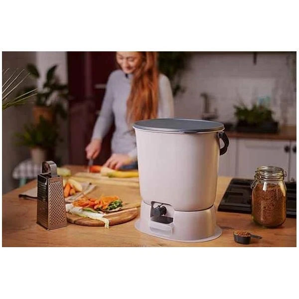 Bokashi Organko Essential Compostemmer Met Basis - 15,3 Liter 1 Bokashi Organko Essential Compostemmer Met Basis - 15,3 Liter